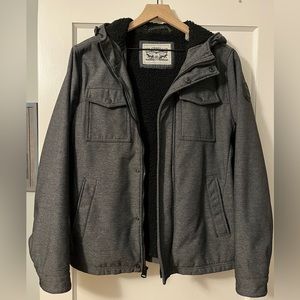 🔸Levi’s Soft Shell Sherpa Lined Hooded Jacket